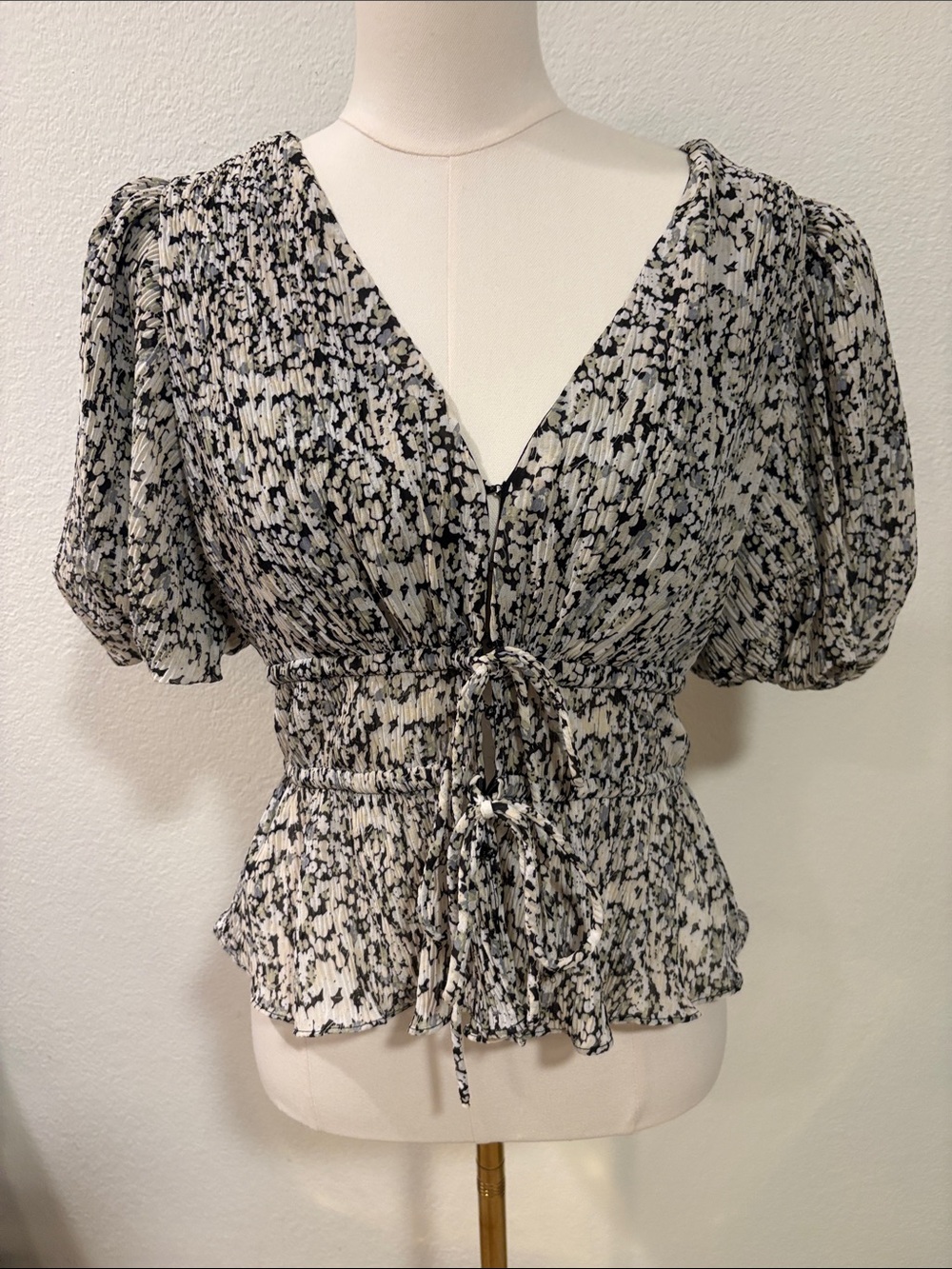 Astr Black & White Floral Smocked Peplum Tie-Front Top